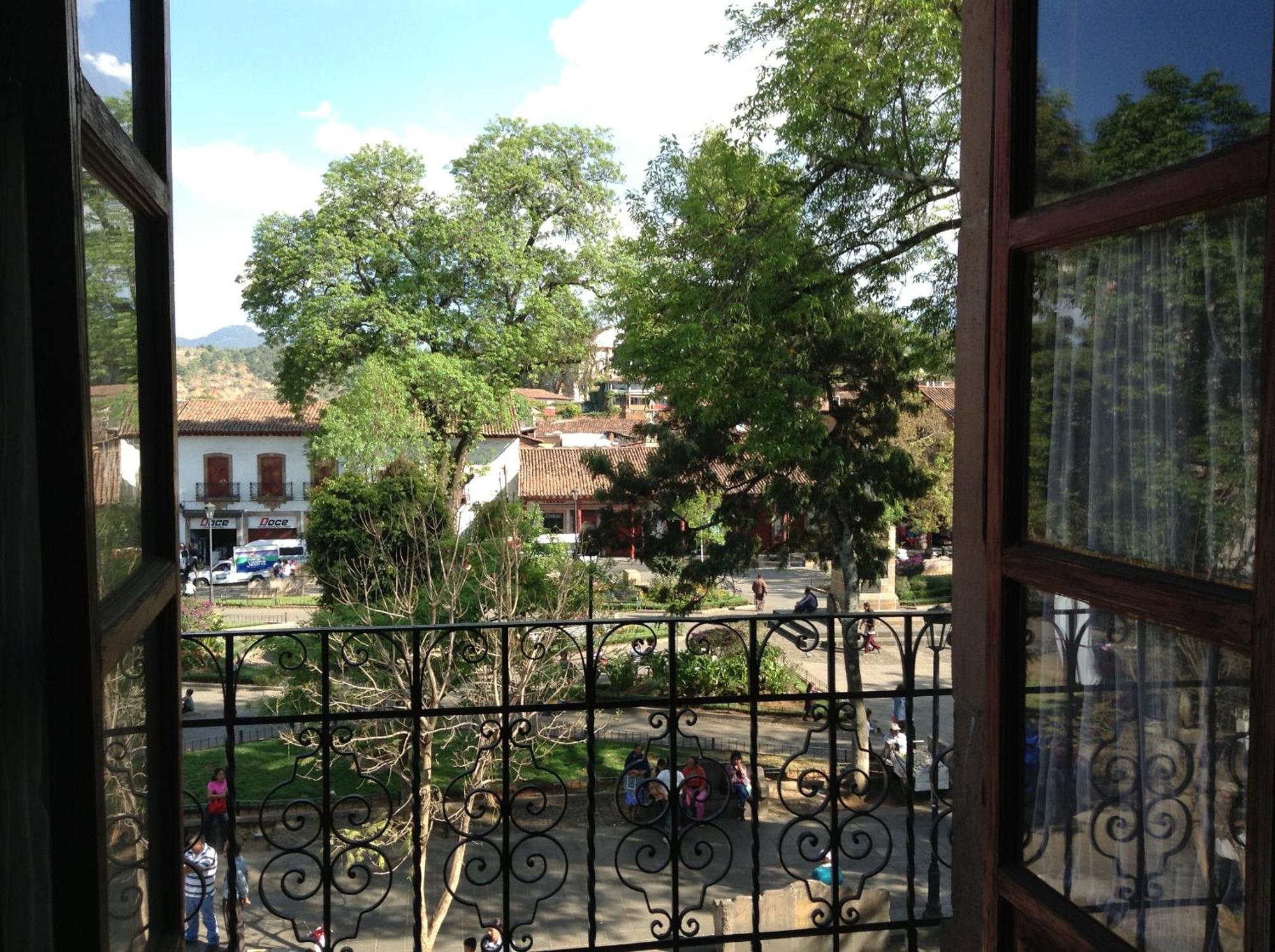 Posada De San Agustin Pátzcuaro Exteriör bild